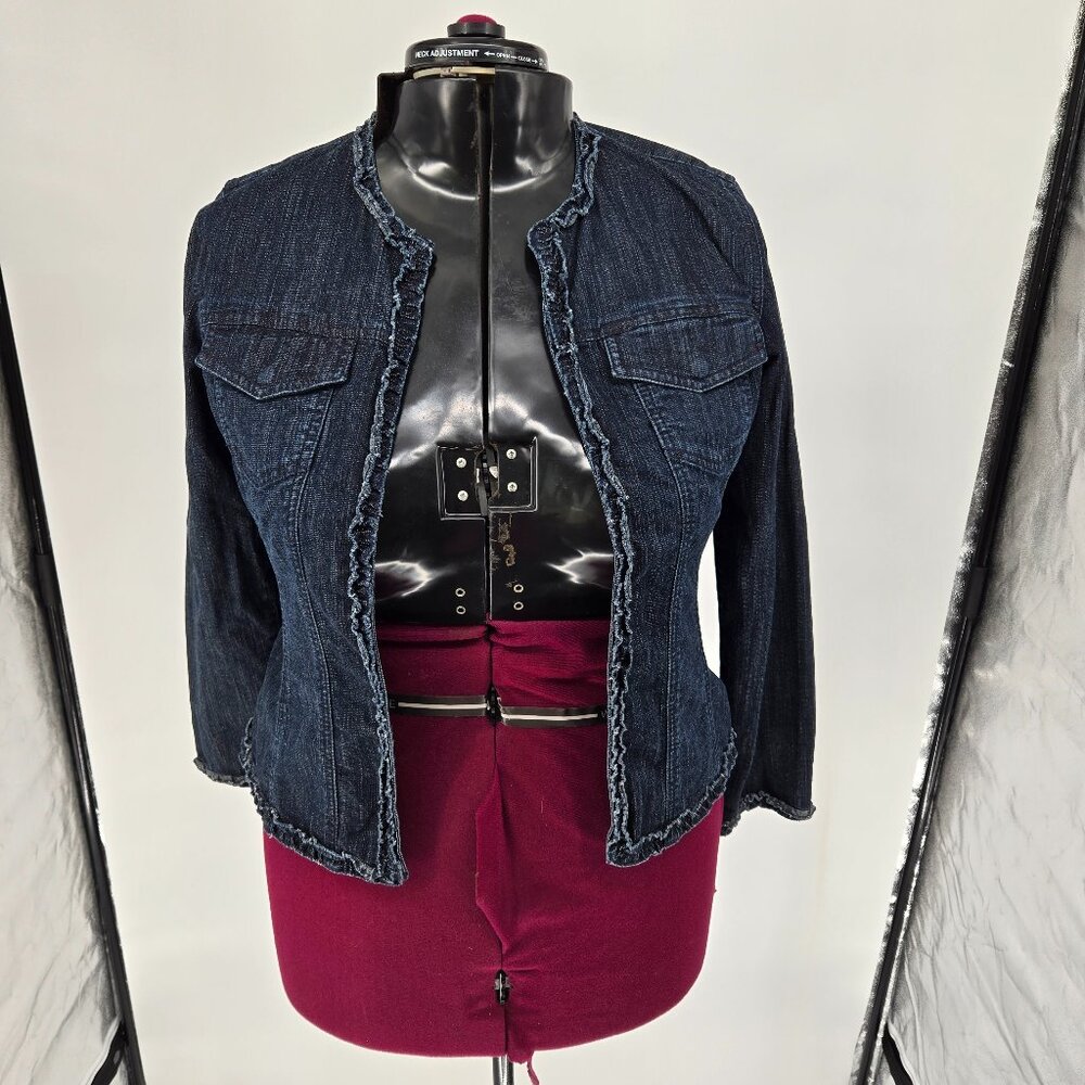 6125-5 Chico’s Denim blue Woman’s ruffled trim blazer Jacket SIZE 1 8/10 Medium